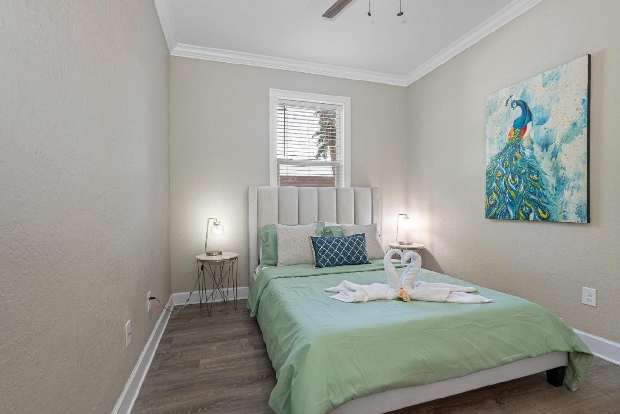 Cozy And Spacious 4Br House With Pool In タンパ エクステリア 写真