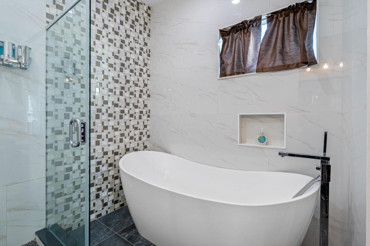 Cozy And Spacious 4Br House With Pool In タンパ エクステリア 写真