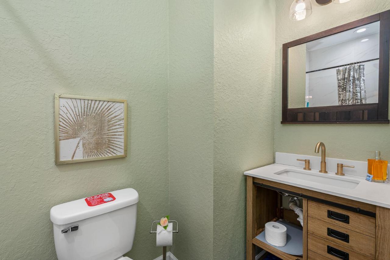 Cozy And Spacious 4Br House With Pool In タンパ エクステリア 写真